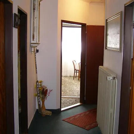 Hany ゲストハウス 3*